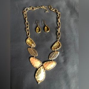 Woman's Jewelry Set Necklace Dangle Earrings Gold w/ Pink & Cream